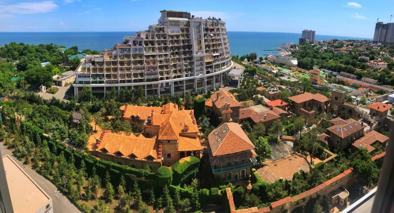Gagarin Plaza Luxury Sea View Apartments Odessa Dış mekan fotoğraf